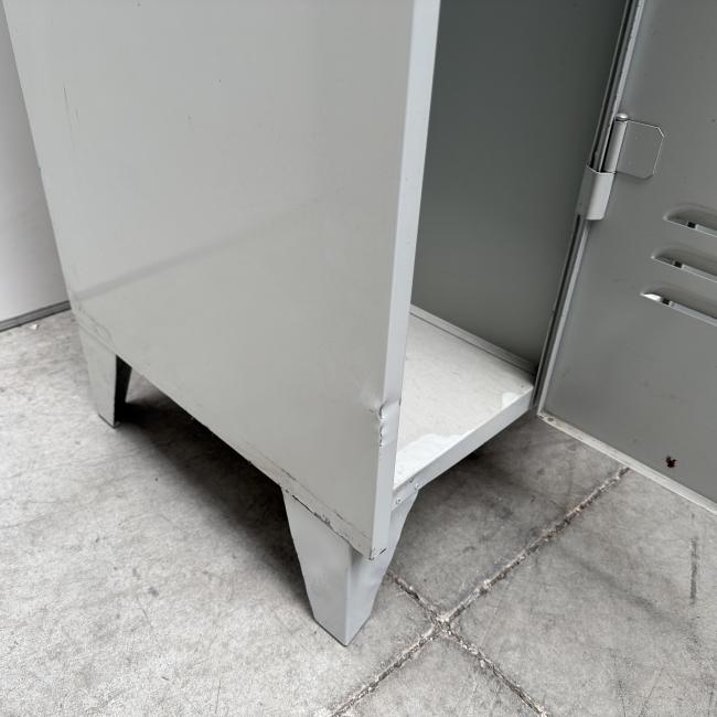  - 1x 2-deurs indistriele locker (10)