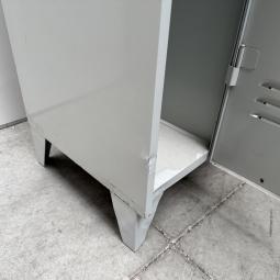  - 1x 2-deurs indistriele locker (10)