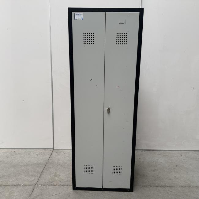  - 1X 174 cm hoog  intensief gebruikt met schade !! (1)