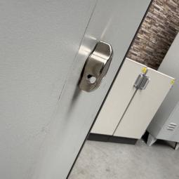  - 1X 174 cm hoog  intensief gebruikt met schade !! (6)