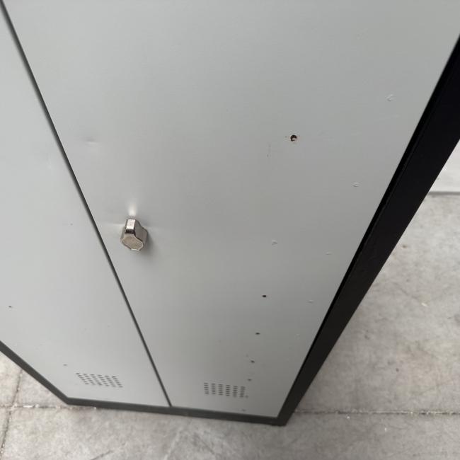  - 1x 180 cm hoog locker hang leg met schade intensief gebruikt !!! (5)