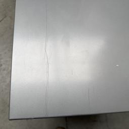  - 1x ahrend grote stalen akoestische kast met lichtlopende metalen schuifdeuren (13)