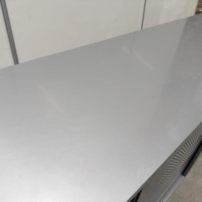  - 1x ahrend grote stalen akoestische kast met lichtlopende metalen schuifdeuren (28)