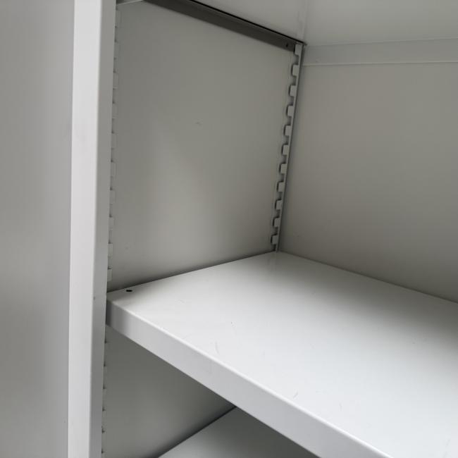  - 1x ahrend witte stalen 2-deurs werkplaatskast  (21)