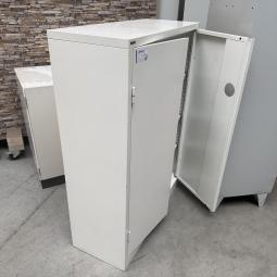  - 1x ahrend witte stalen 2-deurs werkplaatskast  (23)