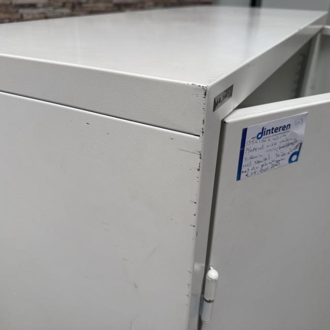  - 1x ahrend witte stalen 2-deurs werkplaatskast  (24)