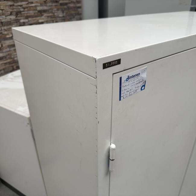 - 1x ahrend witte stalen 2-deurs werkplaatskast  (6)
