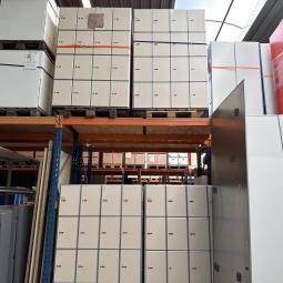  - partij 16-deurs Aestic houten lockers (4)