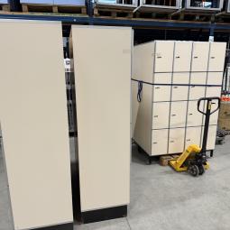  - partij 16-deurs Aestic houten lockers (7)