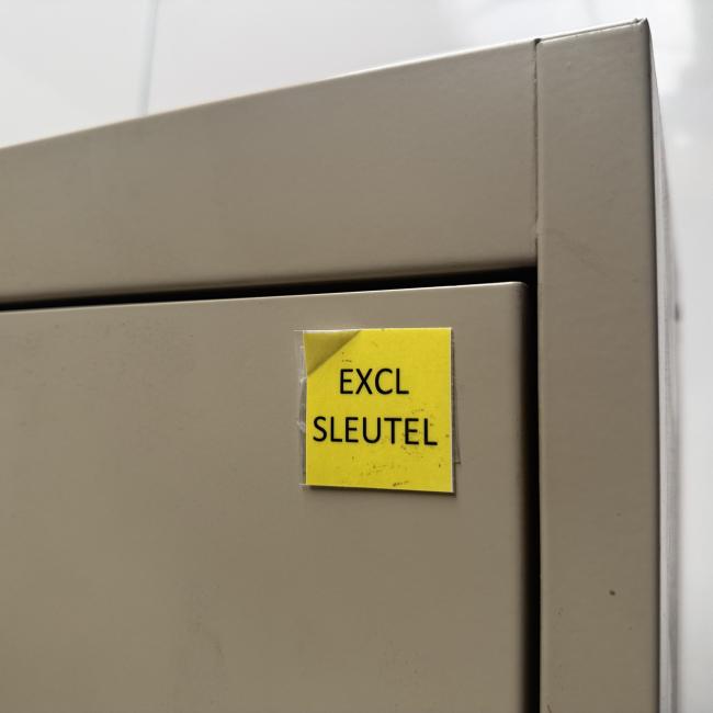  - 1x stalen werkplaatskast met schade (13)
