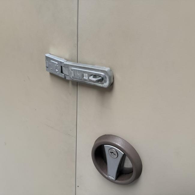  - 1x stalen werkplaatskast met schade (17)