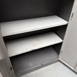  - set 2x ahrend met schade !! intensief gebruikt !! (14)