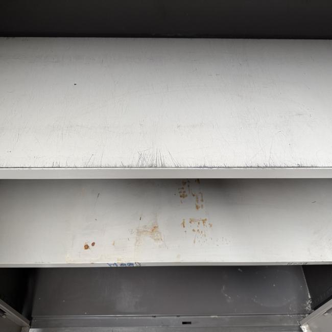  - set 2x ahrend met schade !! intensief gebruikt !! (16)