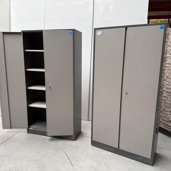  - set 2x ahrend met schade !! intensief gebruikt !! (23)