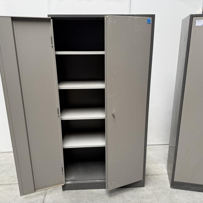  - set 2x ahrend met schade !! intensief gebruikt !! (25)