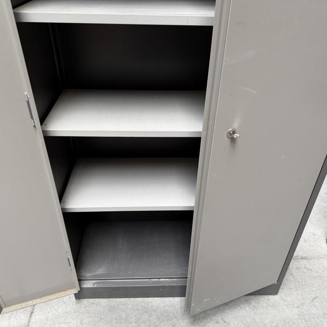  - set 2x ahrend met schade !! intensief gebruikt !! (26)
