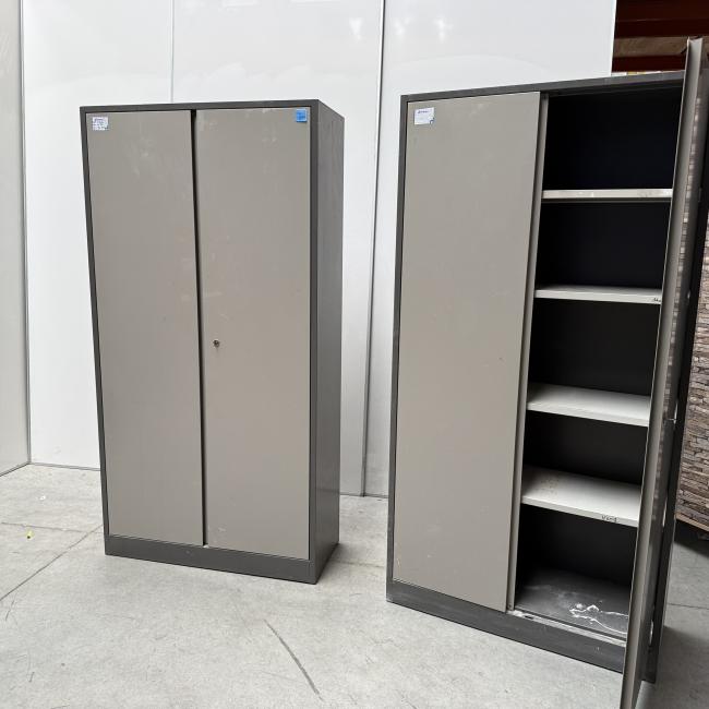  - set 2x ahrend met schade !! intensief gebruikt !! (3)
