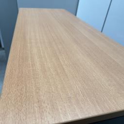  - ahrend 1x met en 1x zonder sleutel zwart beuken (5)