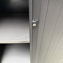  - ahrend 1x met en 1x zonder sleutel zwart beuken (8)