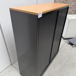  - ahrend 1x met en 1x zonder sleutel zwart beuken (10)