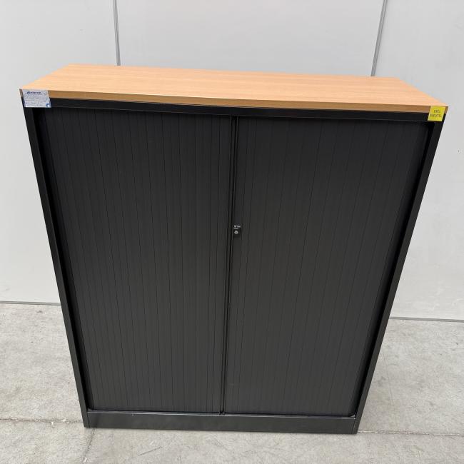  - ahrend 1x met en 1x zonder sleutel zwart beuken (14)