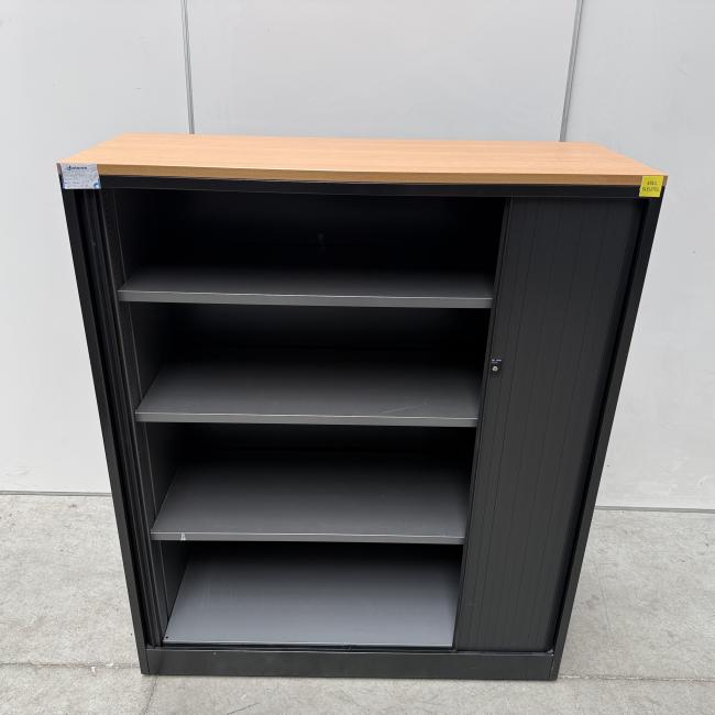  - ahrend 1x met en 1x zonder sleutel zwart beuken (15)