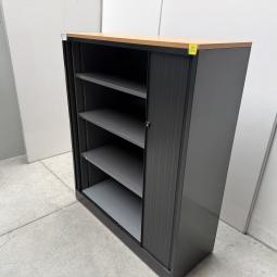  - ahrend 1x met en 1x zonder sleutel zwart beuken (16)