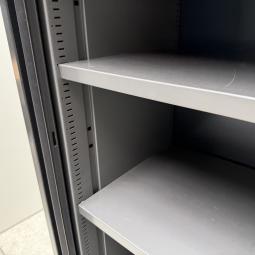  - ahrend 1x met en 1x zonder sleutel zwart beuken (17)