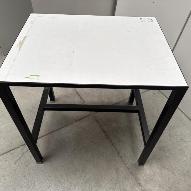  - 1x zeer degelijke kleine werkbank (12)