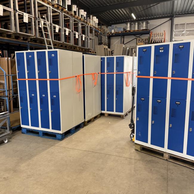  - partij 4-deurs - 2 soorten draaiknop of omlegslotje voor evt hangslot (12)