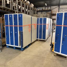  - partij 4-deurs - 2 soorten draaiknop of omlegslotje voor evt hangslot (25)