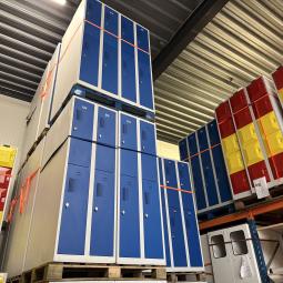  - partij 4-deurs - 2 soorten draaiknop of omlegslotje voor evt hangslot (28)