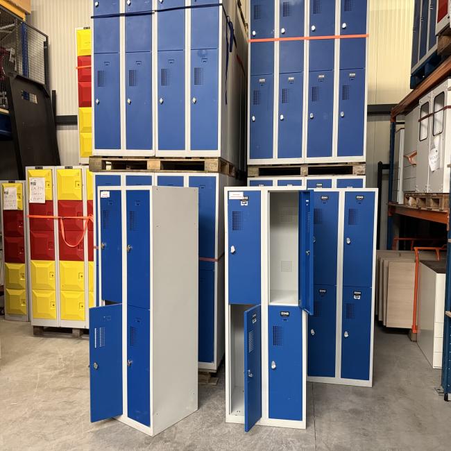 - partij 4-deurs - 2 soorten draaiknop of omlegslotje voor evt hangslot (44)