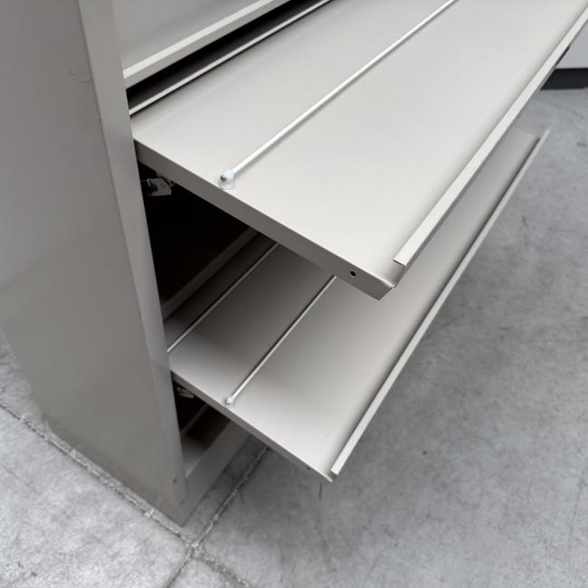  - markant met 3x kleppen (13)