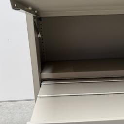  - markant met 3x kleppen (19)