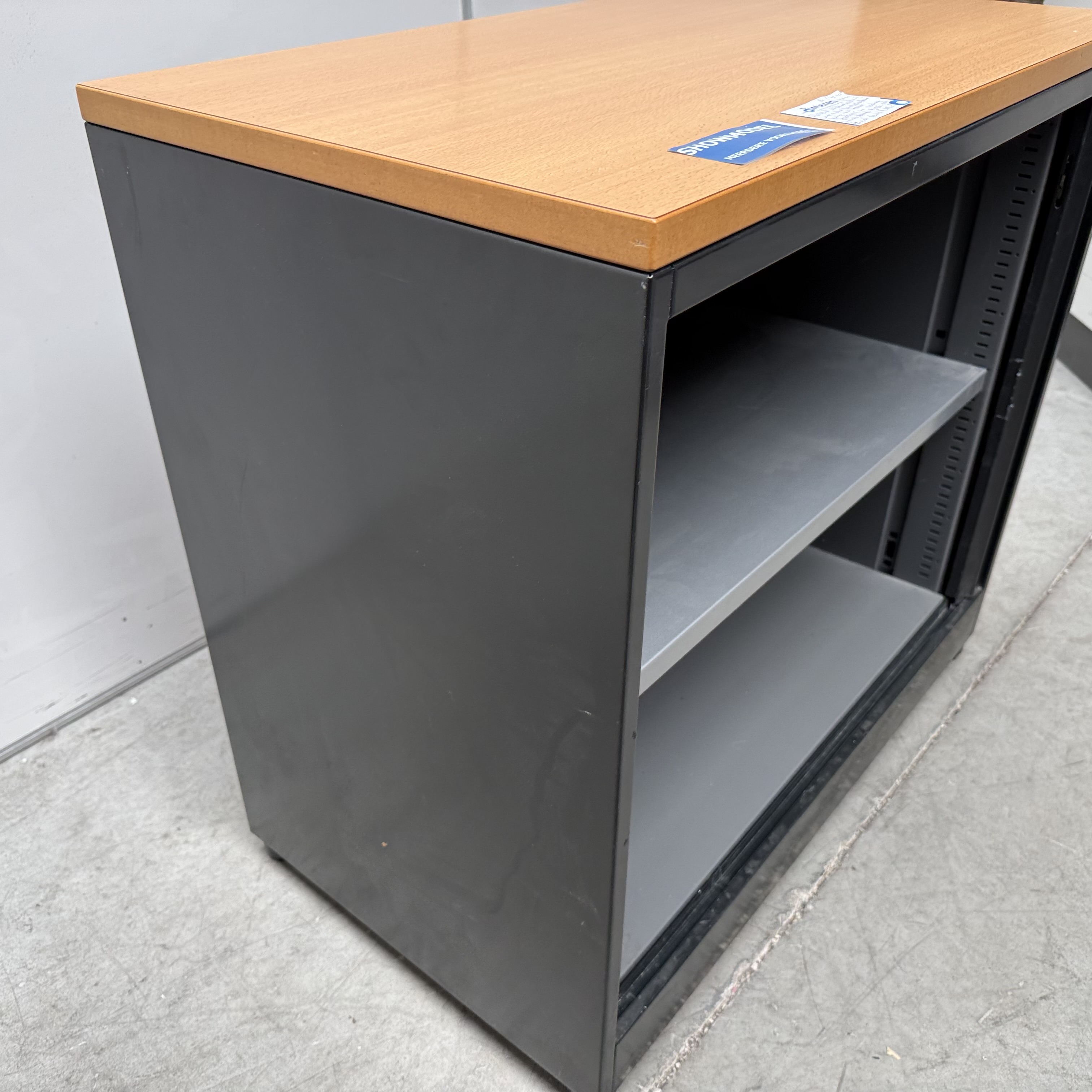  - ahrend zwart met ribbeldeur 4x met en 4x zonder sleutel (10)