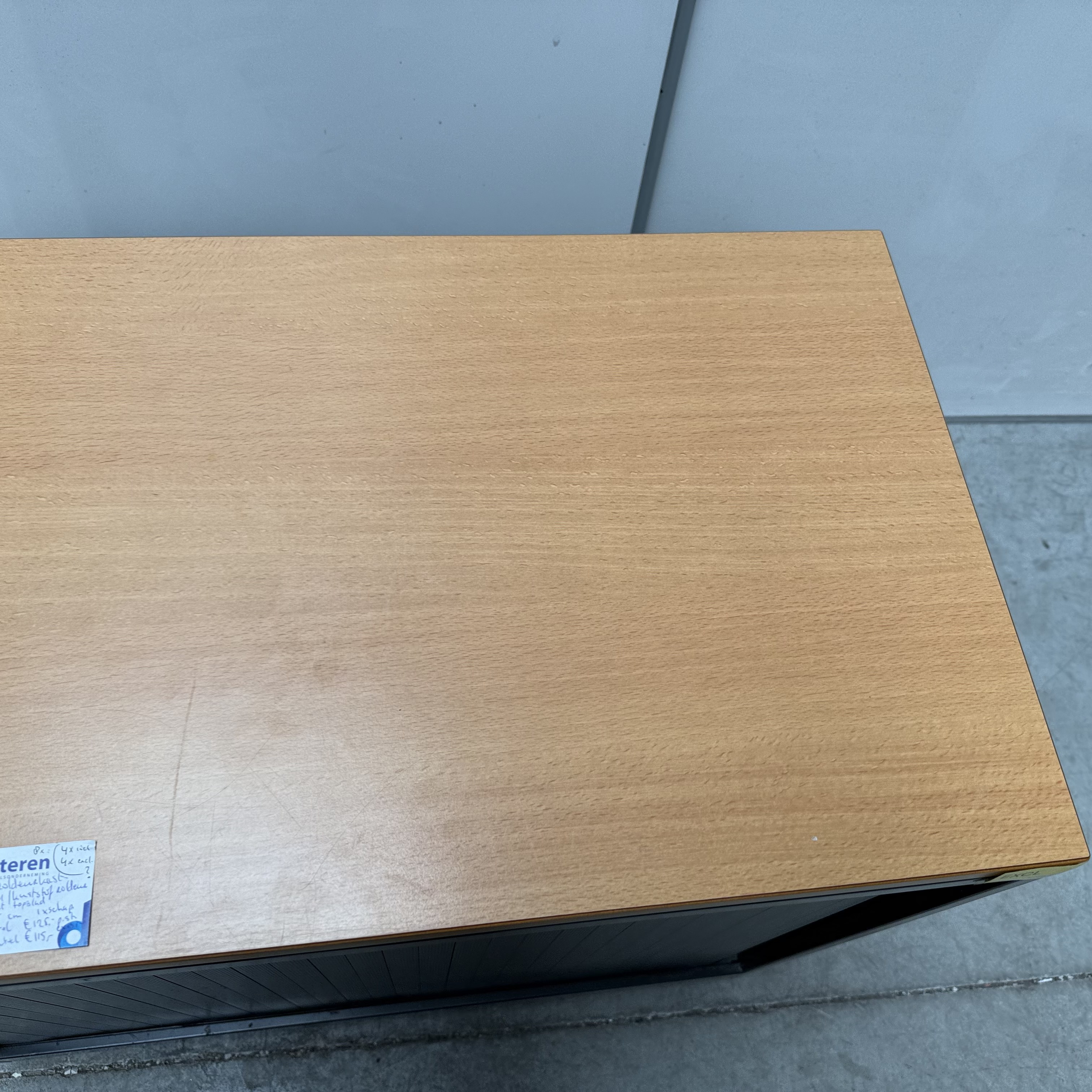  - ahrend zwart met ribbeldeur 4x met en 4x zonder sleutel (16)