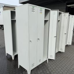 - partij 3-deurs industriele lockerkasten INTENSIEF GEBRUIKT met 1 sleutel per deur DIV SCHADES (19)
