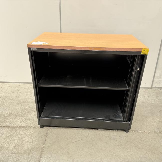  - nog een ahrend zwart met schade (13)