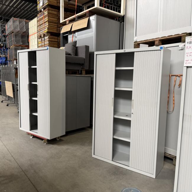  - schaffenburg 196x120x45 lichtgrijs 3x zonder en 8x met sleutel 225,- en 235,- pst ex (30)