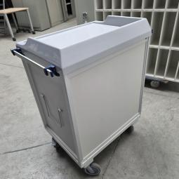  - medische transportwagen afm 85x50x82 hoog  (2)