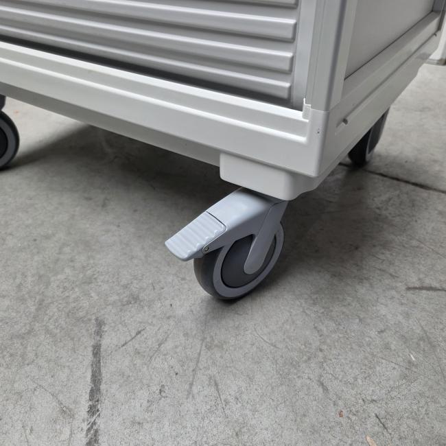  - medische transportwagen afm 85x50x82 hoog  (6)