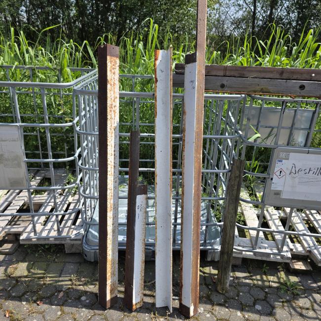  - 4x hoeklijn 2x145 cm en 1x 71-102 en 1x 145-175 cm 80x80 mm 10 mm dik  (3)