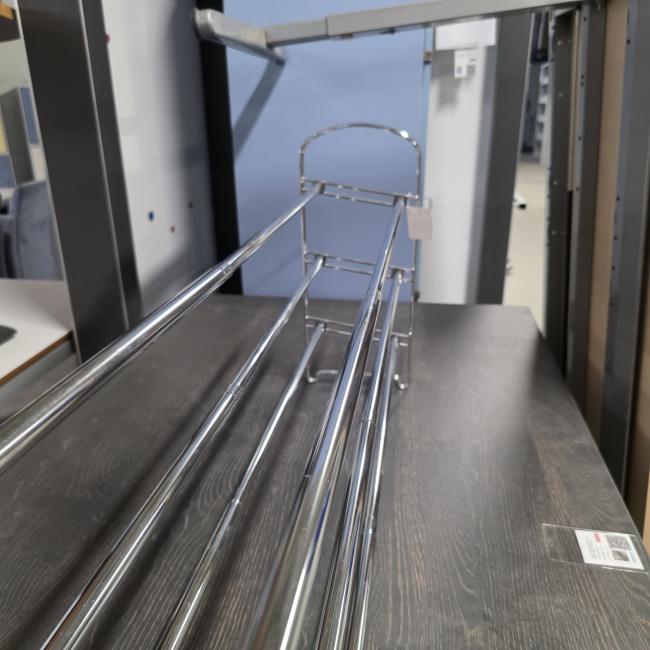  - verchroomde metalen schappenstelling afm 64-108 cm  lang en 54 cm hoog  (5)