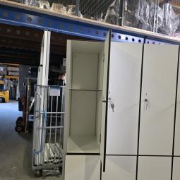  - trespa lockerkast afm 185x125x51 cm afm deur 92x29 cm  (10)