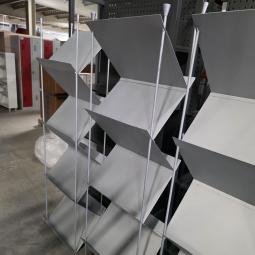  - 5x  metalen folderrek afm 180x50x34 cm hxbxd   (3)