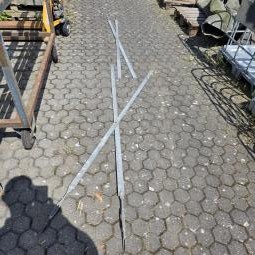  - 2 METALEN KRUISSCHOREN VOOR CONSTRUCTIE STALEN BALKEN AFM  170X4 CM  DIKTE 4 MM  (4)