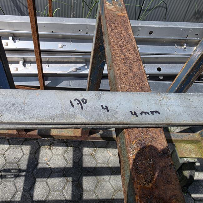  - 2 METALEN KRUISSCHOREN VOOR CONSTRUCTIE STALEN BALKEN AFM  170X4 CM  DIKTE 4 MM  (5)