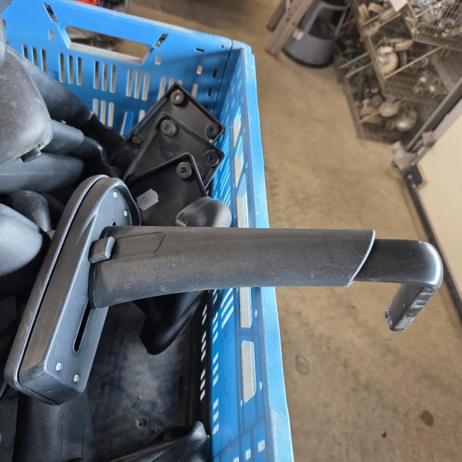  - COMPLETE ARMLIGGER AHREND 230  (3)