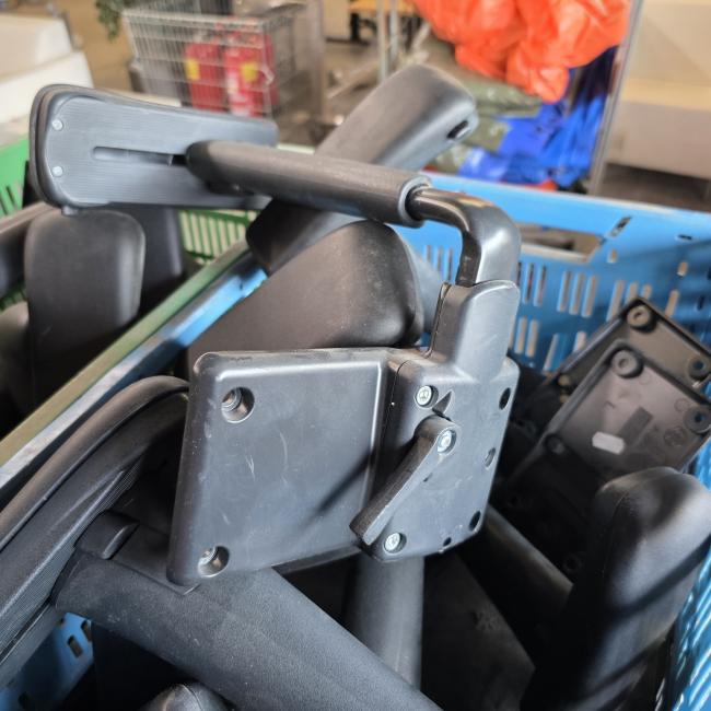  - COMPLETE ARMLIGGER AHREND 230  (2)